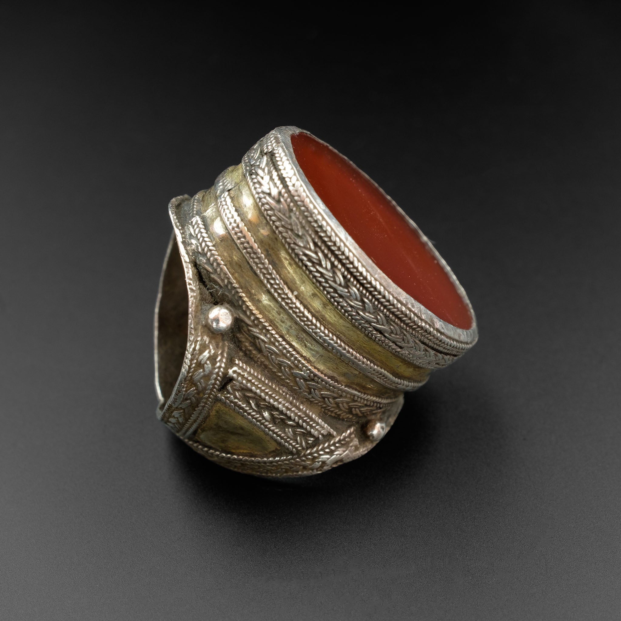 Large Antique Turkmen Carnelian Ring, Central Asia