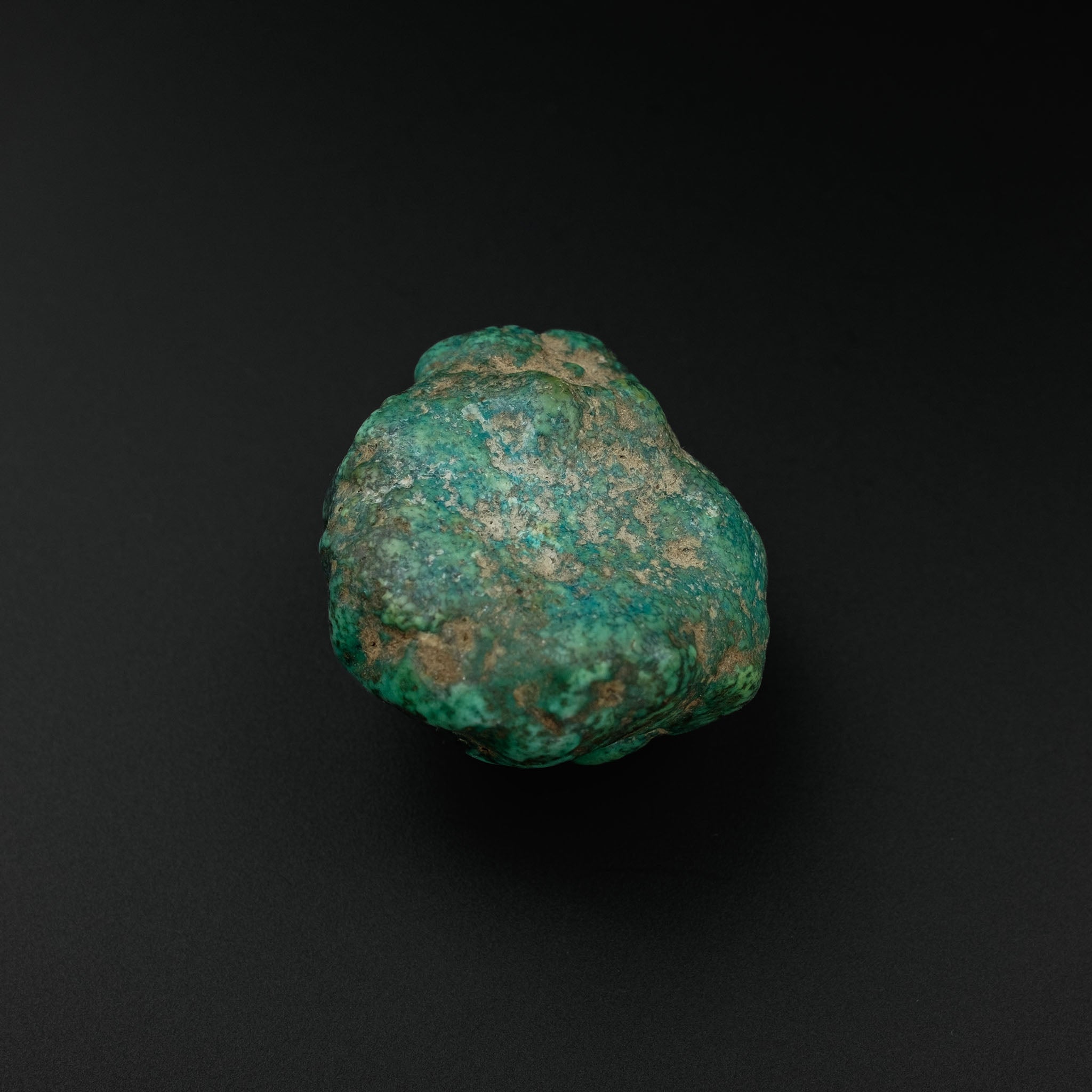 Antique Tibetan Natural Turquoise Bead (14.6 g)