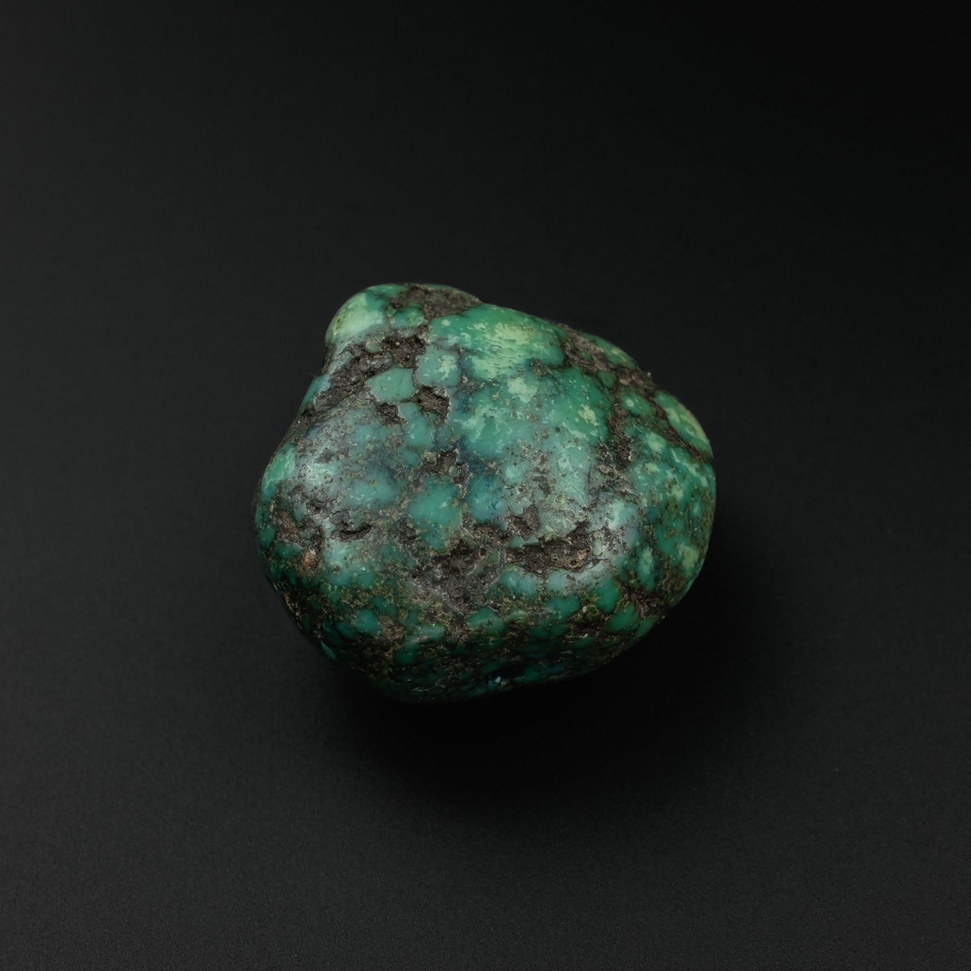 Antique Tibetan Turquoise Bead (9.9 g)